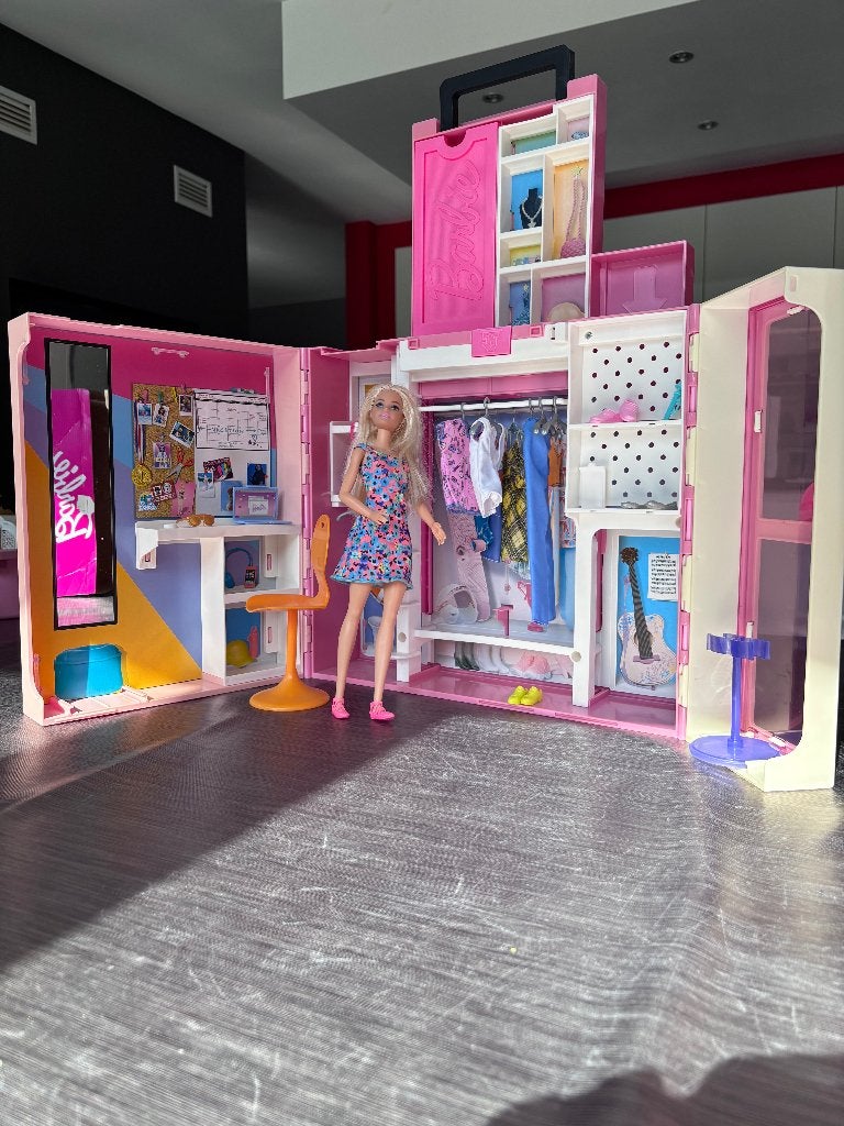 Barbie Dream Closet (verplaatsbare Barbie-kledingkast), Ophalen, Gebruikt, Barbie