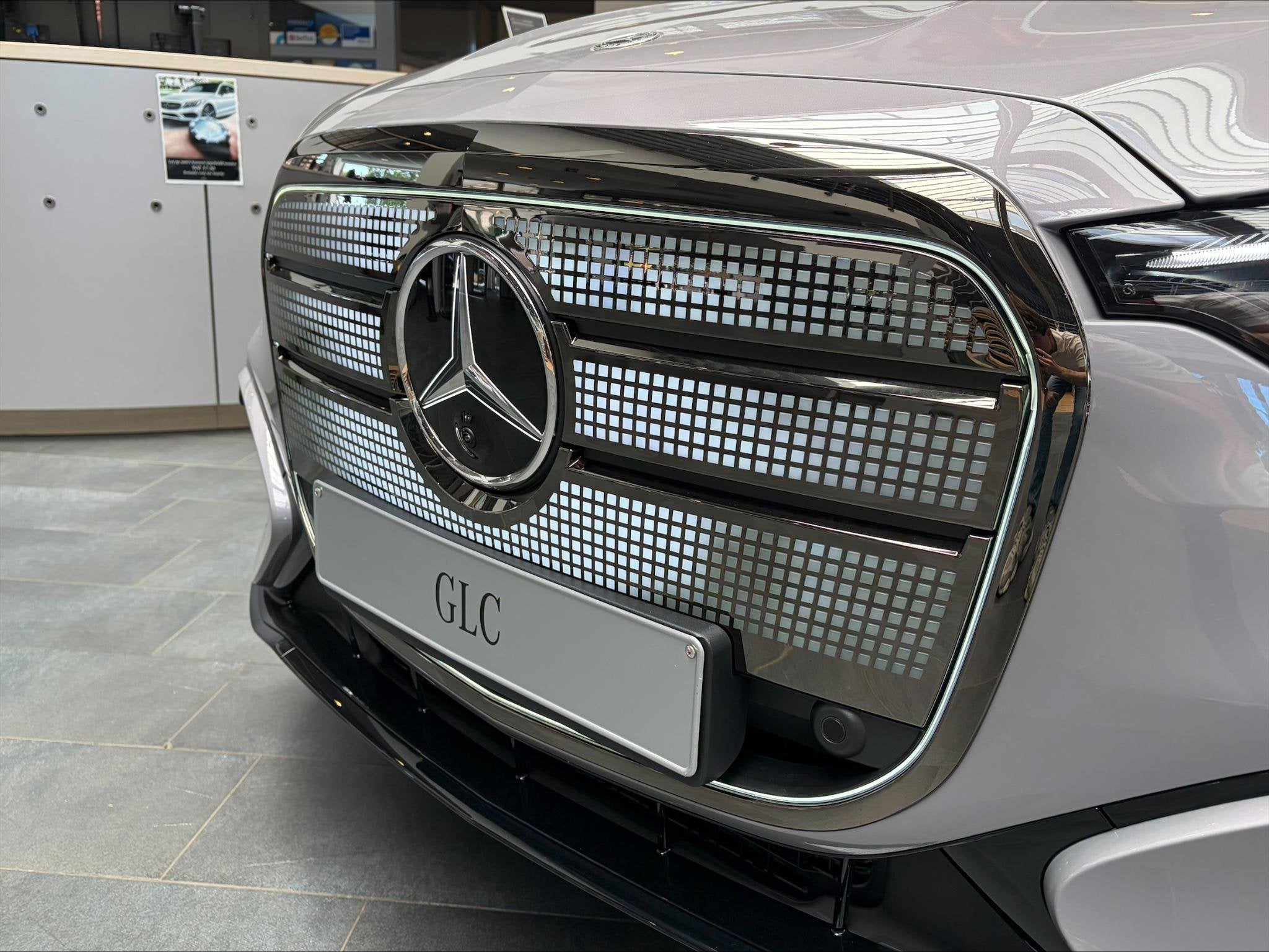 Mercedes-Benz GLC GLC 400 4MATIC AMG Line Nieuwe wagen DOS 8, Auto's, Automaat, Stof, 2535 kg, 2400 kg