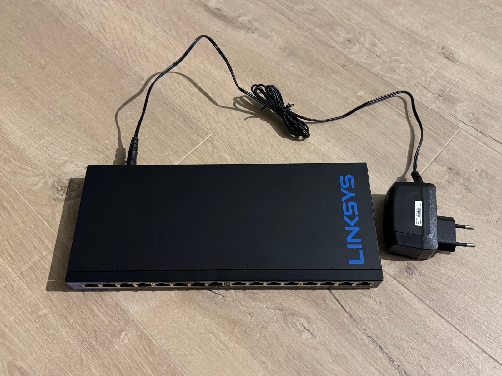 LinkSys 16 poort Gigabit switch, Computers en Software, Ophalen, Gebruikt