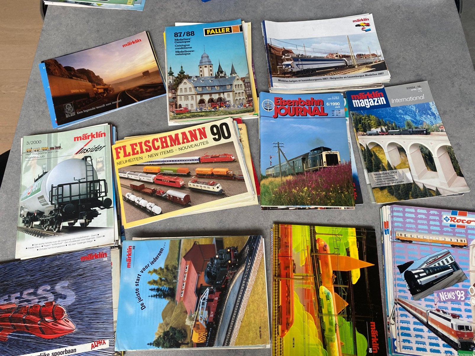 Enorm lot documentatie modelbouwspoor modeltreinen modelbouw, Ophalen of Verzenden, Gebruikt, Boek, Tijdschrift of Catalogus, Märklin