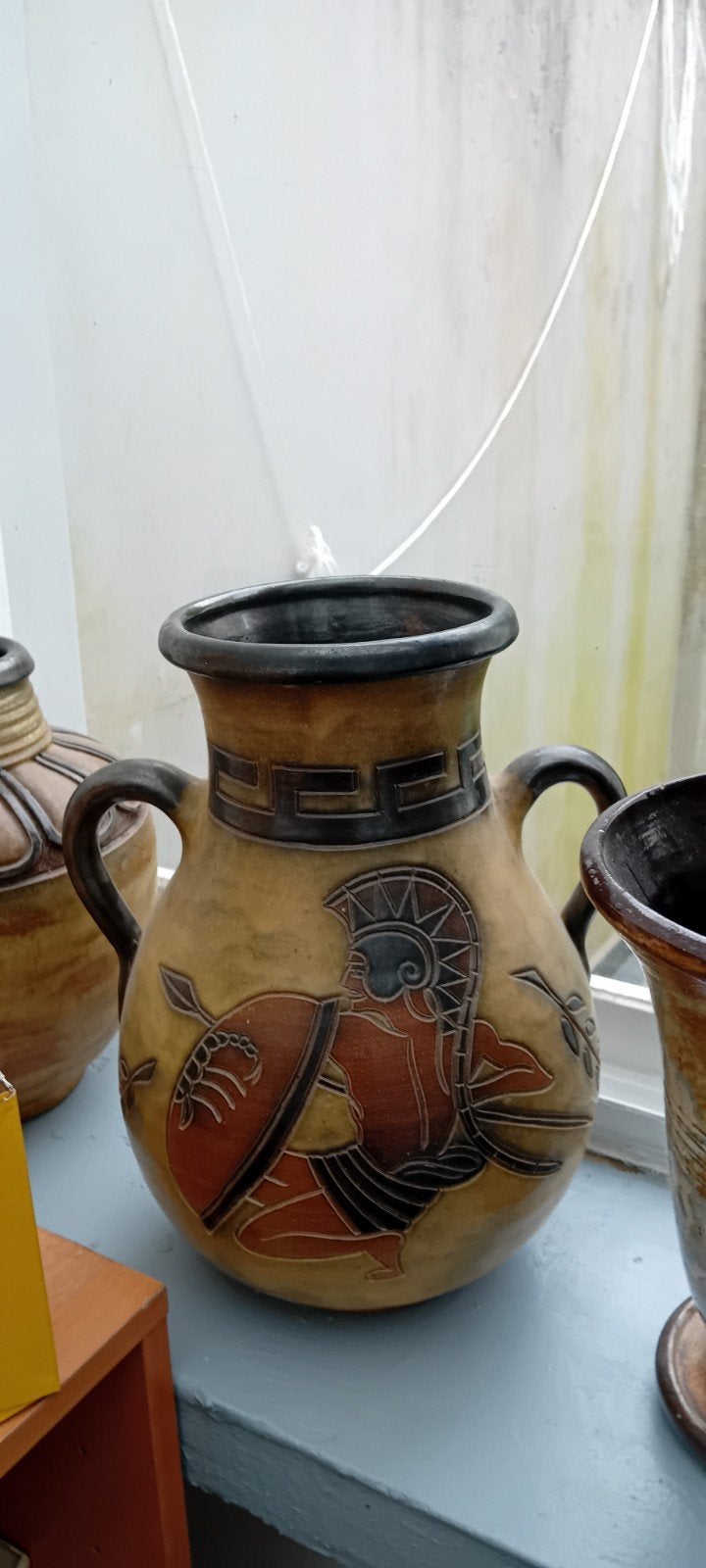 Magnifique vase en grès,  décor antique., Antiquités & Art