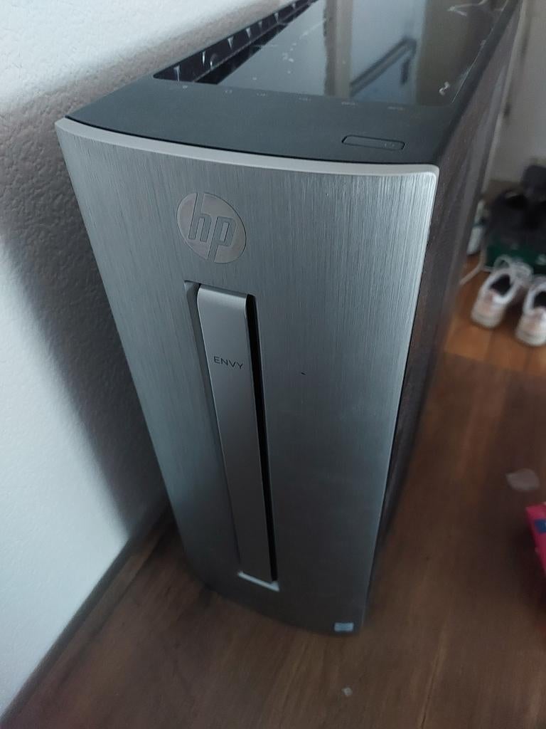 Tour pc vide, Informatique & Logiciels
