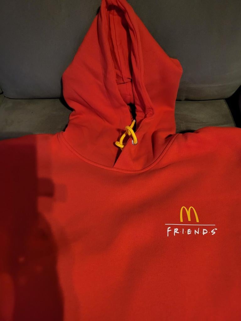 Collectors item Rode Mc Donalds friends maat XXL/3XL, Ophalen