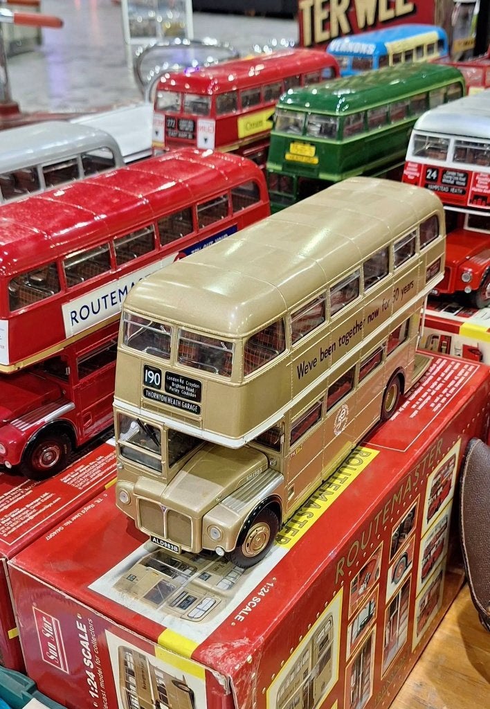 Verzameling 10 verschillende Engelse dubbeldekkers modellen., Ophalen of Verzenden, Zo goed als nieuw, Bus of Vrachtwagen, Overige merken