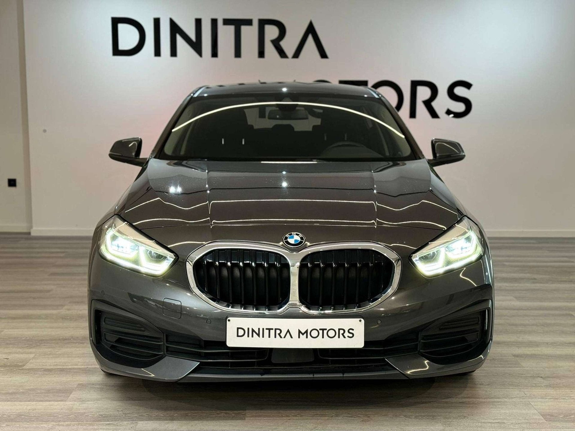 BMW 116 - Carplay/Android Auto/Navi/Cruise/AUTOMAAT, Automaat, Dealer onderhouden, Gebruikt, 116 pk