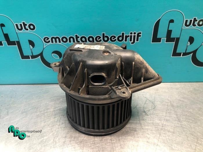 Moteur de ventilation chauffage d'un Opel Vivaro (Vivaro 01-, -, Opel, 3 mois de garantie, Utilisé