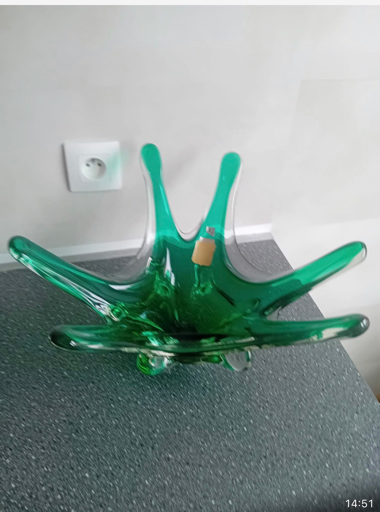 Grote vintage kristallen schaal – groen helder glas, Huis en Inrichting, Woonaccessoires | Schalen en Manden, Ophalen, Zo goed als nieuw