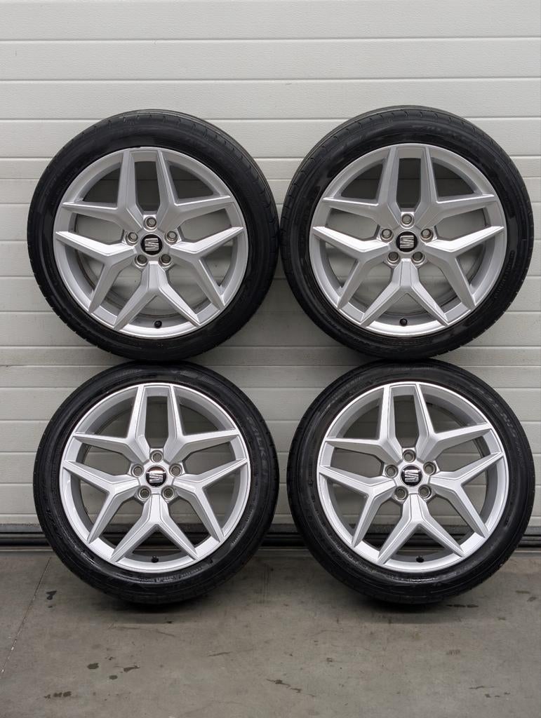 Jantes 17" 5x100 pneus 215 Audi Seat Skoda VW Subaru Toyota, Autos : Pièces & Accessoires, Pneus & Jantes, Pneus et Jantes, 215 mm