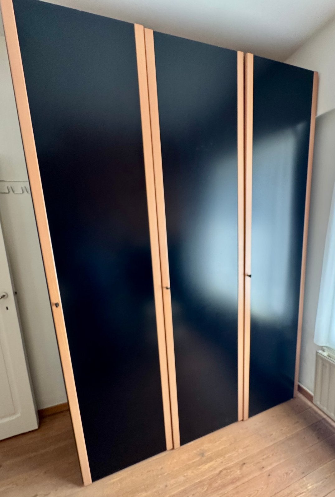 Interlübke 3-delige kledingkast zwart gelakt met hout accent, Modern & tijdloos, 150 à 200 cm, Comme neuf, Enlèvement