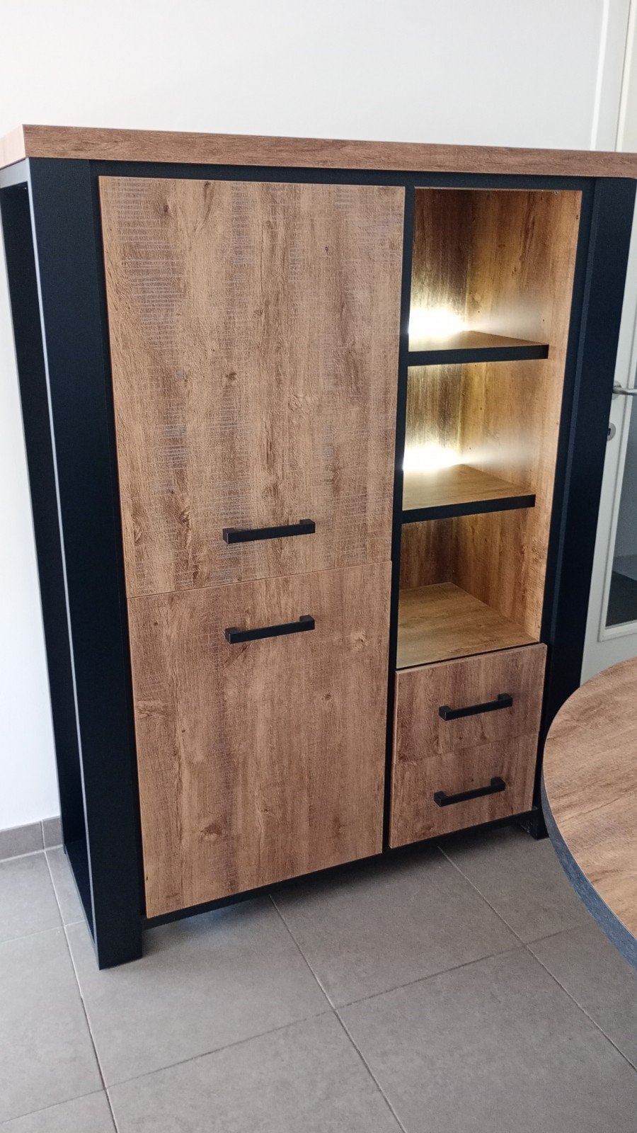 Nieuwe eetkamer met tv kast en salon tafel, Huis en Inrichting, Ophalen
