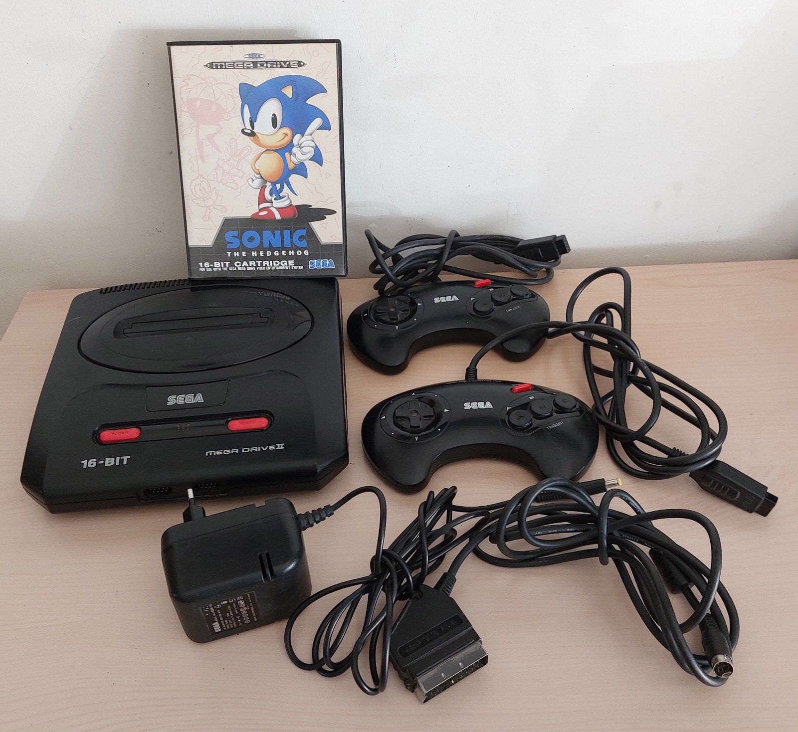 sega mega drive 2 complète + jeu Sonic, Mega Drive, Enlèvement ou Envoi, Utilisé, Avec jeux