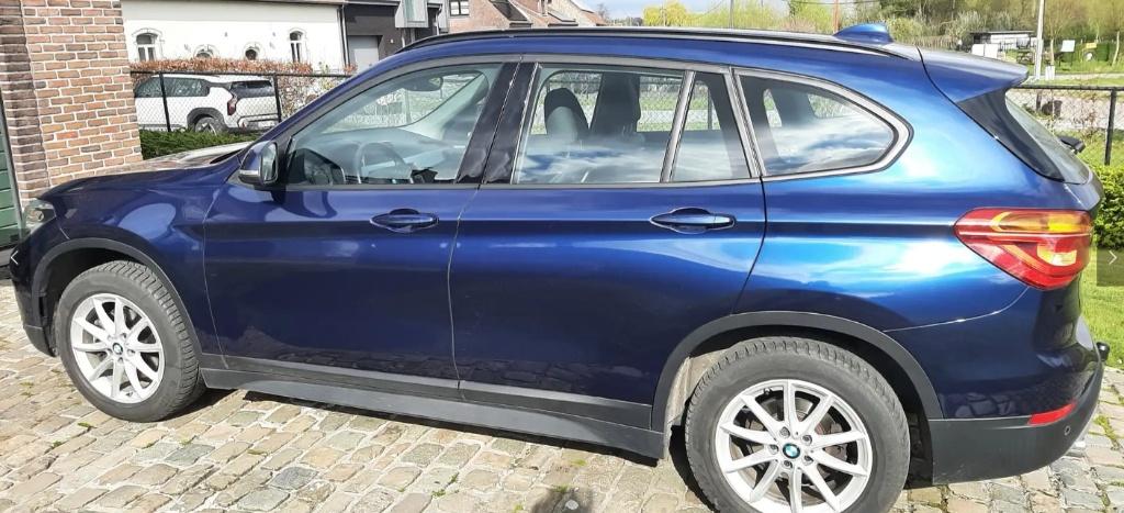 BMW X1 - Benzine - automatic - perfecte staat!, Auto's, BMW, Navigatiesysteem, Blauw, Alcantara, 5 zetels