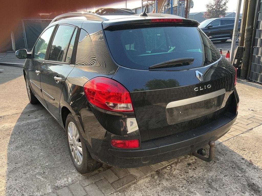 POMPE CARBURANT C Renault Clio III Estate / Grandtour (KR), Renault, Utilisé, Peter-Huppertz-Straße 5
51063  Köln, DE, Dialog.deutschland@renault.de