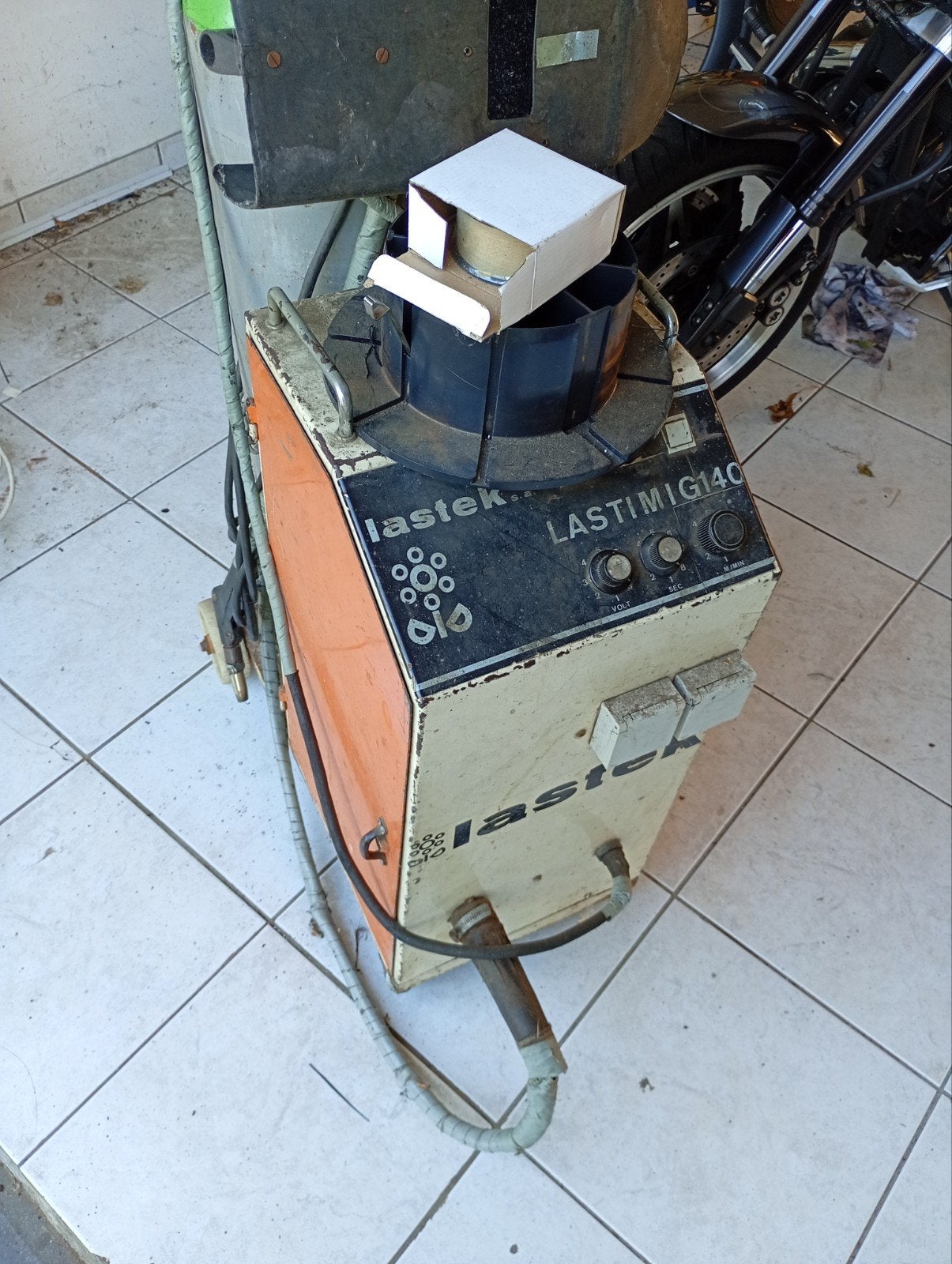 Halfautomaat lastek 140, Ophalen