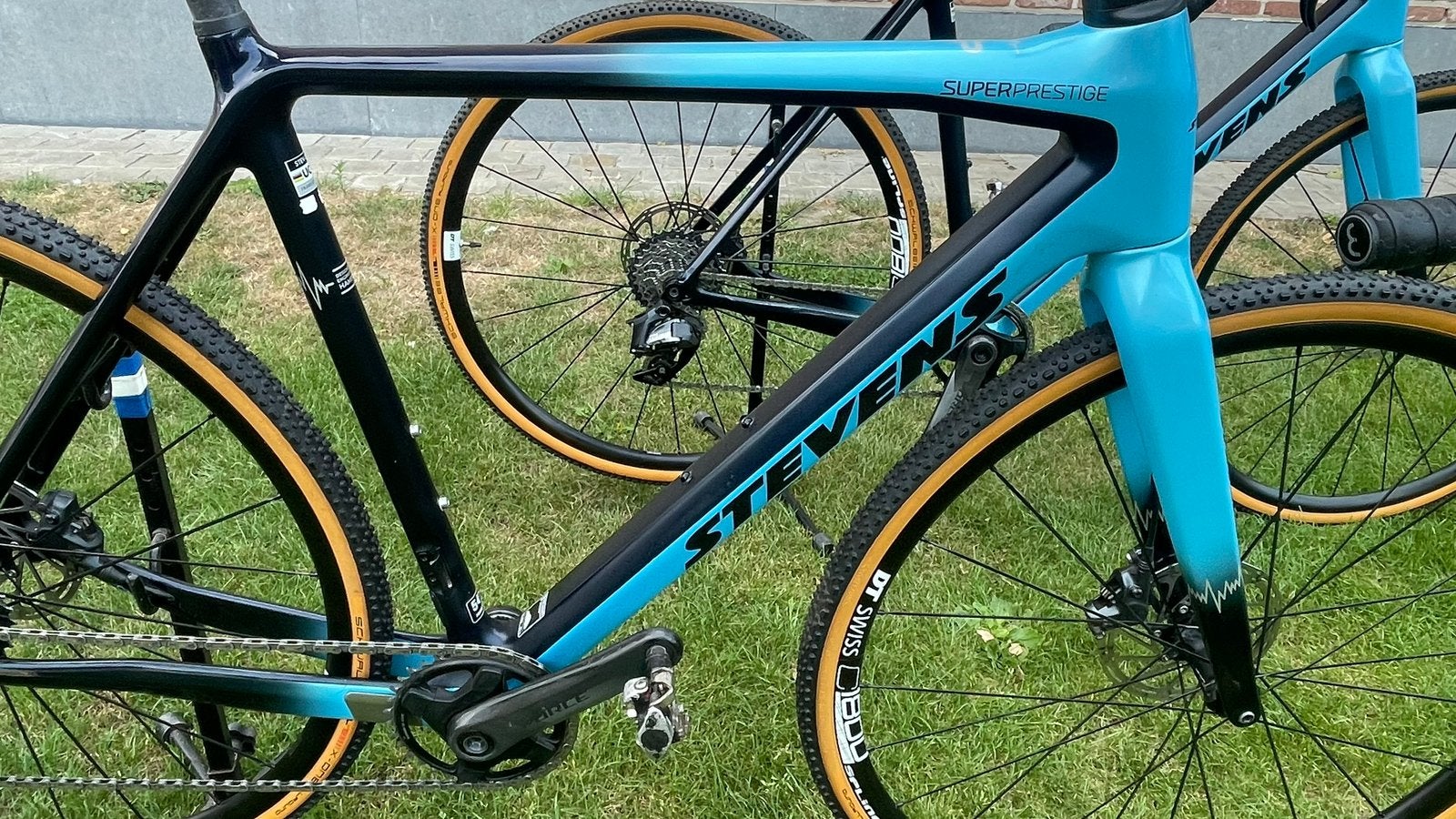 2 identieke carbon cyclo crossfietsen (ook apart te koop), Fietsen en Brommers, Ophalen, 28 inch, Carbon, 10 tot 15 versnellingen