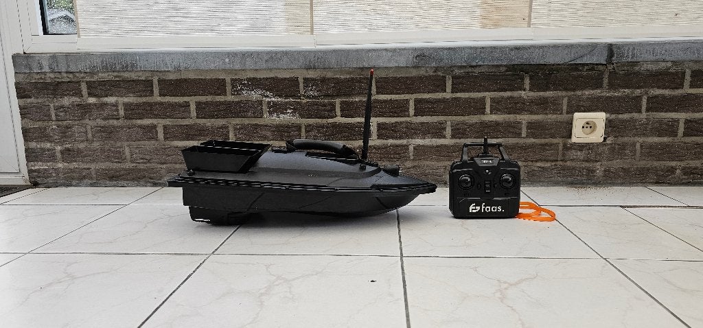 Voederboot, Sports nautiques & Bateaux, Enlèvement, Comme neuf, Ensemble complet