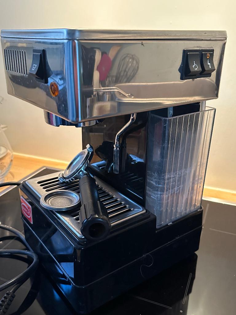 Illy koffie - espressomachine, Ophalen, Koffiepads en cups, Gebruikt, Espresso apparaat