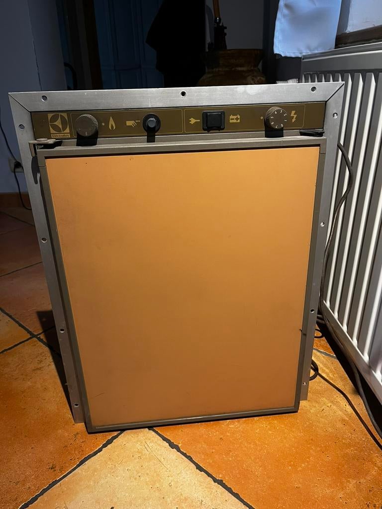 Trimixed-koelkast (12v/gas/220v), Ophalen, Zo goed als nieuw