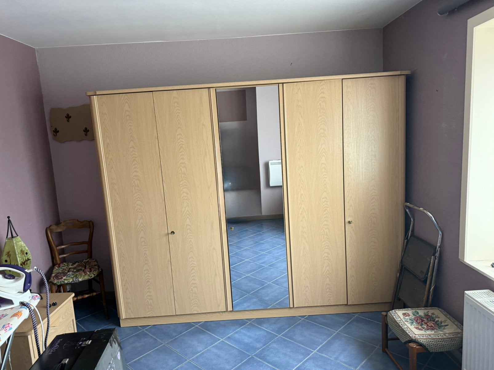 Garde robe plus coiffeuse et deux table de nuit, Enlèvement, Comme neuf