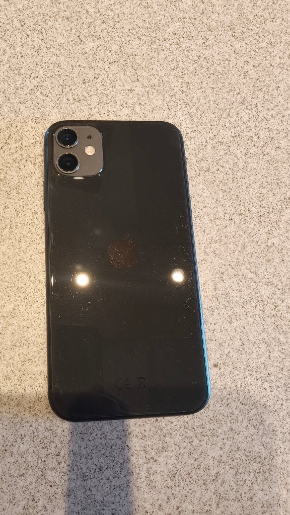iPhone 11 64 Go noir, IPhone 11, Utilisé, 64 GB, Sans abonnement