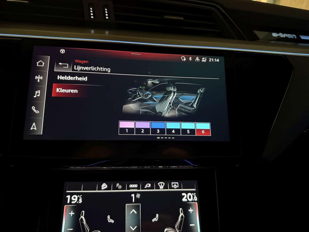 Audi Q8 e-tron 55 QUATTRO 408PK * HEAD UP DISPLAY * CAMERA *, Auto's, Automaat, Gebruikt, Zwart, Elektrisch
