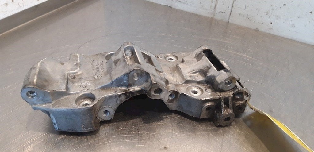 SUPPORT SUPERIEUR ALTERNATEUR BMW 1 serie (F20), Utilisé, BMW