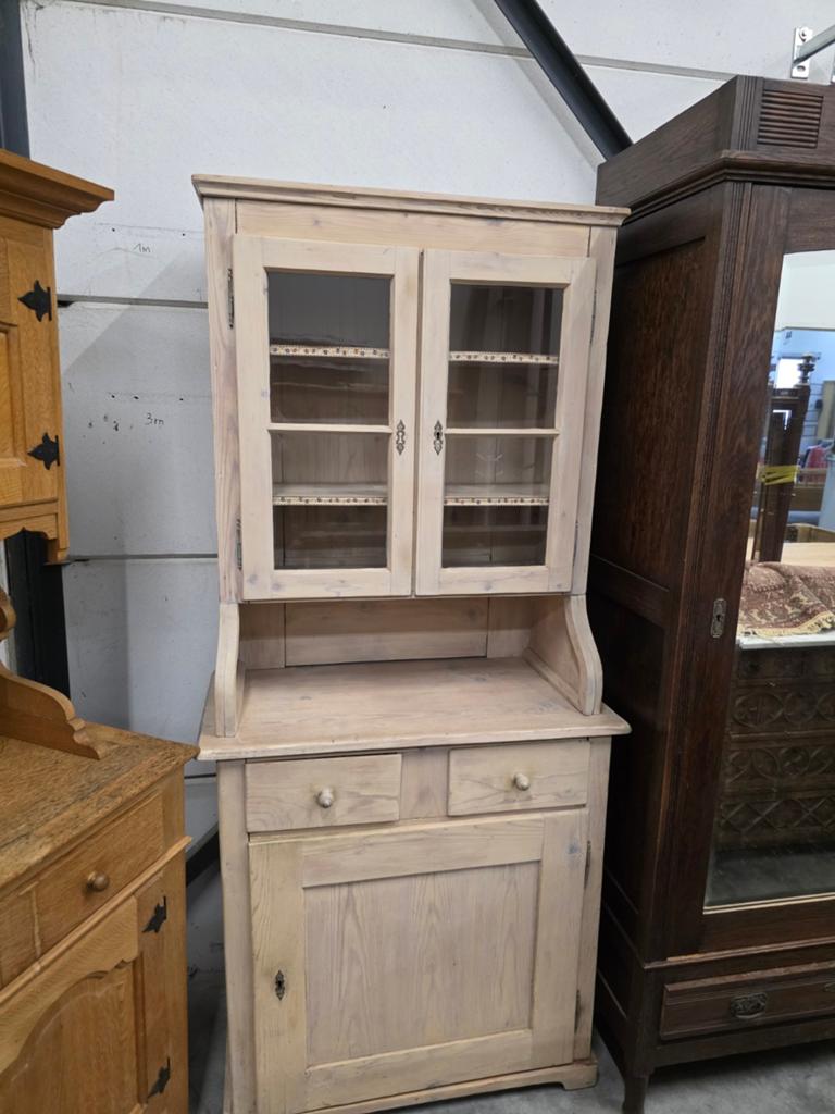 Charmante landelijke buffetkast / keukenkast in massief hout, Huis en Inrichting, Kasten | Buffetkasten, Ophalen