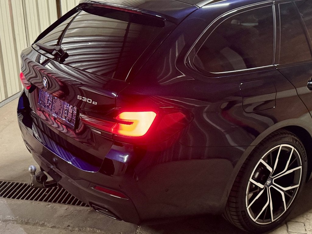 BMW 530e Touring M Pack/Pano/ACC/Trekhaak/HUD/Keyless, Autos, Cuir, Entreprise, Entretenue par le concessionnaire, 5 portes
