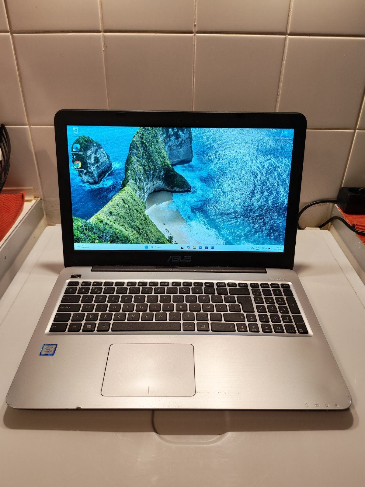 Ordinateur portable ASUS X556UA à vendre en bon état, Informatique & Logiciels, Ordinateurs portables Windows, Utilisé, 15 pouces