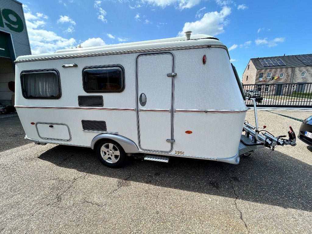 Caravan, Caravanes & Camping, Caravanes, Particulier, jusqu'à 4, 750 - 1000 kg, Siège de train, Eriba, Lit transversal, Lit fixe