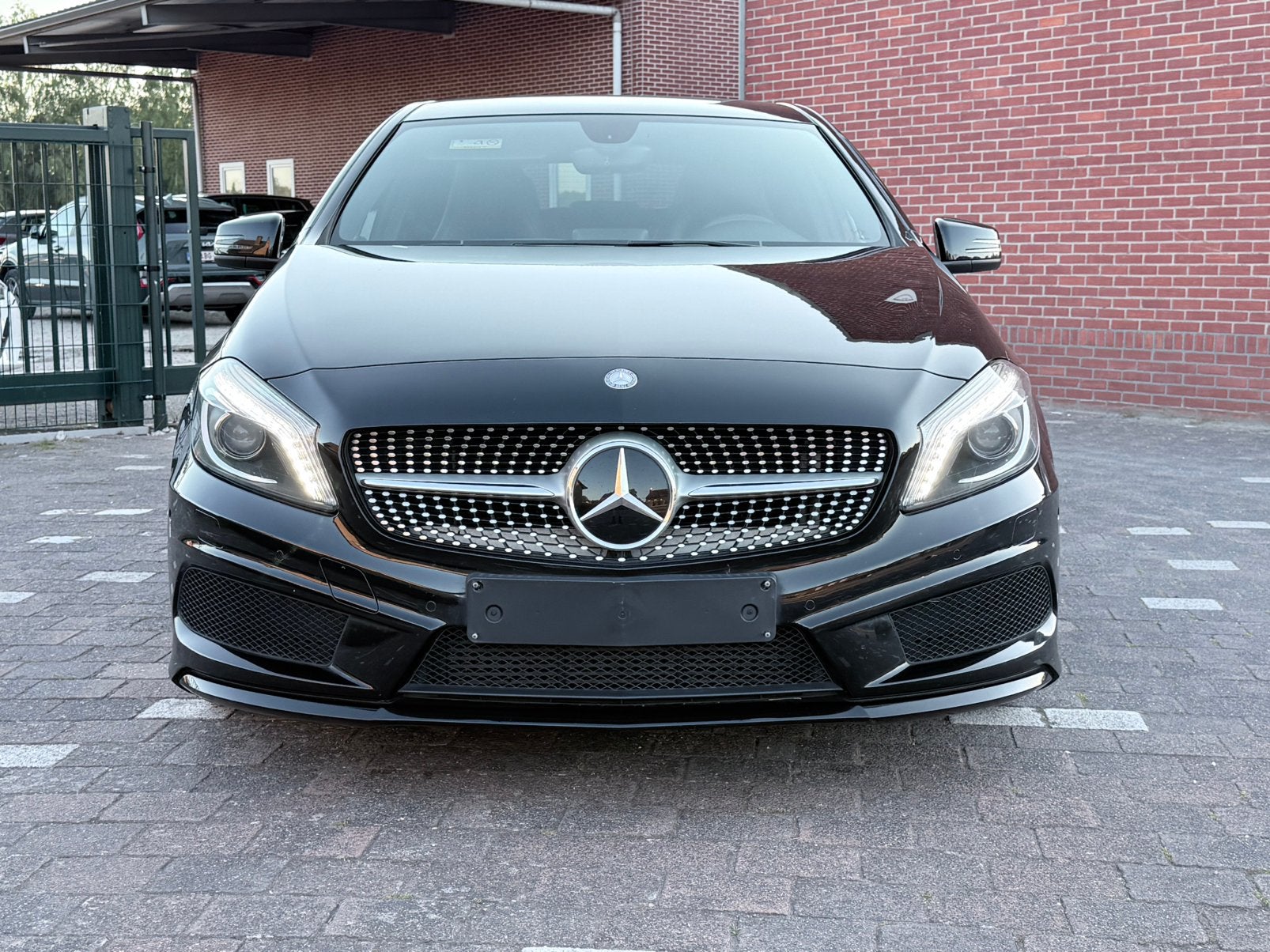 Mercedes A180 AMG Bj2015 gekeurd vvk, 4 cilinders, Alcantara, Zwart, 5 deurs