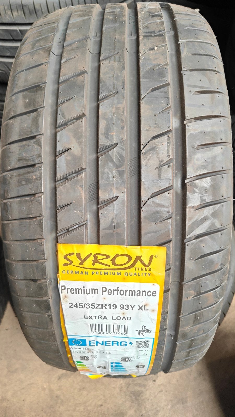 245/35r19 93y syron 90€ per stuk met montage en balanceren, Auto-onderdelen, Ophalen