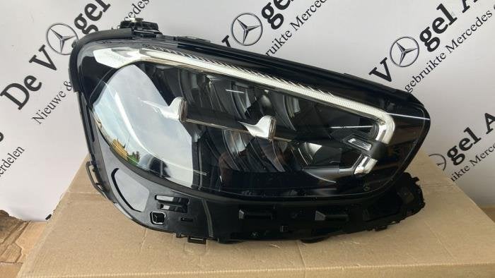 Phare droit d'un Mercedes E-Klasse, 3 mois de garantie, Utilisé, -, -