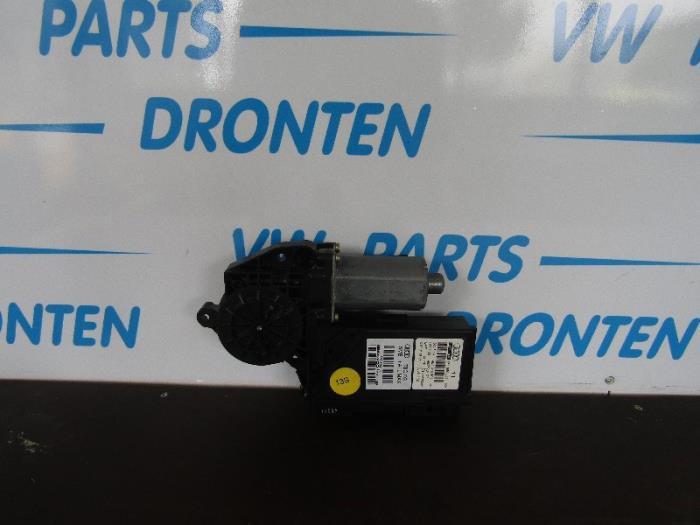 Moteur de vitre portière d'un Audi A8, -, 3 mois de garantie, Audi, Utilisé