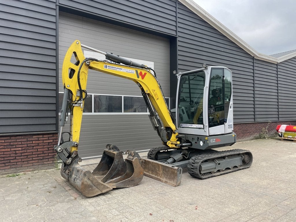 Neuson EZ36 minigraver / centrale smering, Zakelijke goederen, Machines en Bouw | Kranen en Graafmachines, Graafmachine