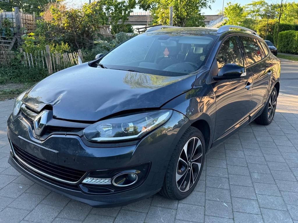 Renault Megane 1.2 benzine Euro6 150dkm NAVI. Airco .Camera, Auto's, Voorwielaandrijving, Stof, 97 kW, Dealer onderhouden