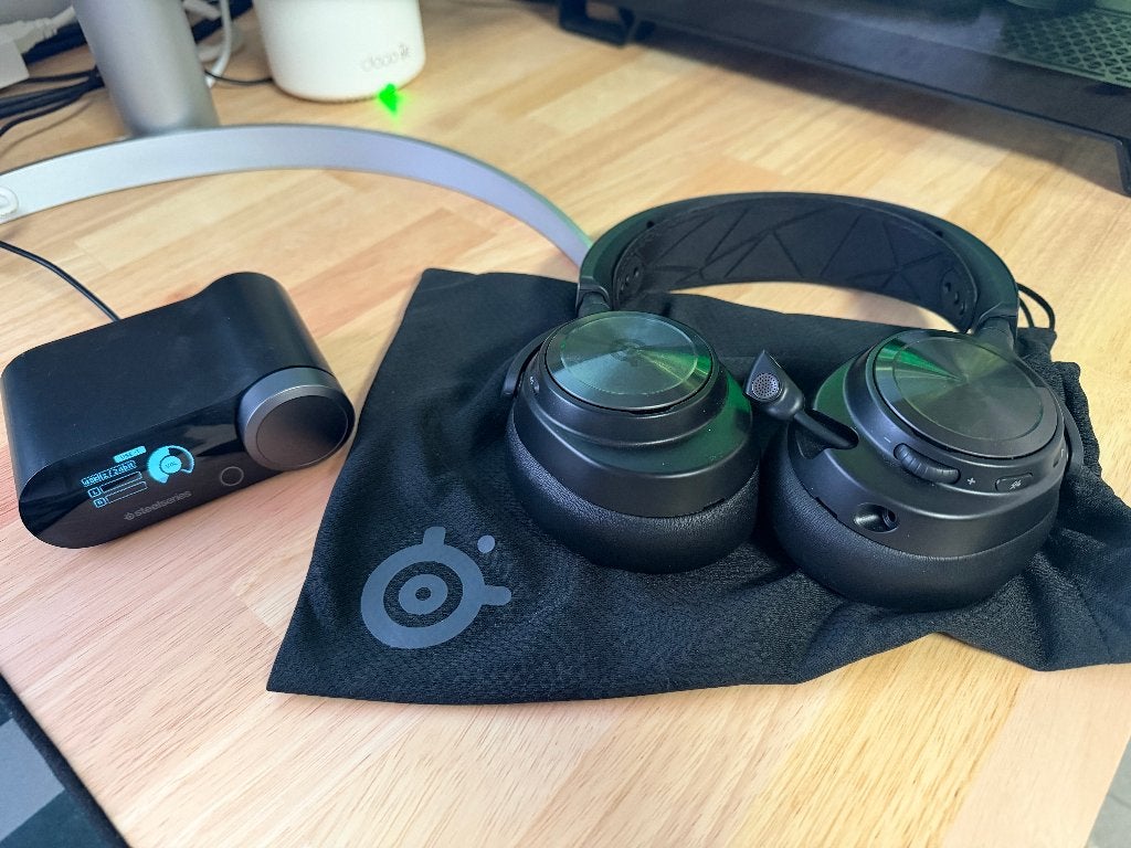 Steelseries Arctis Nova Pro, Computers en Software, Ophalen of Verzenden, Draadloos, Gaming headset, Zo goed als nieuw