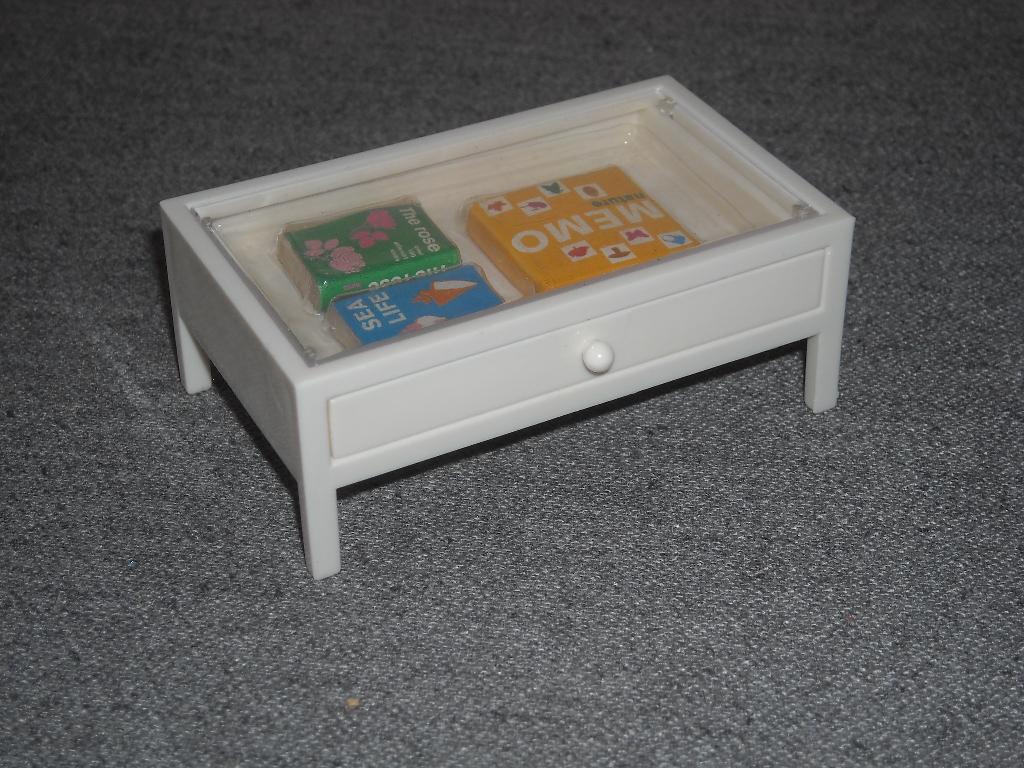 Lundby salontafel met gevulde lade, Verzamelen, Poppenhuizen en Toebehoren, Ophalen of Verzenden, Gebruikt