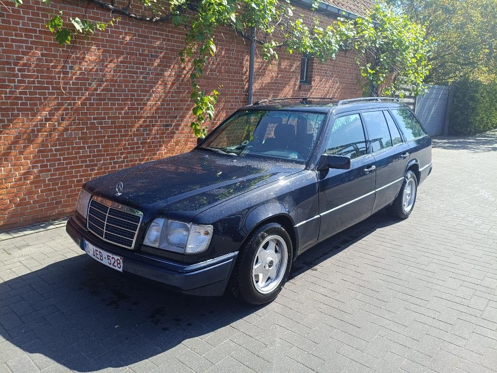 Mercedes s124 300d, Auto's, Blauw, 5 deurs, Particulier, Blauw