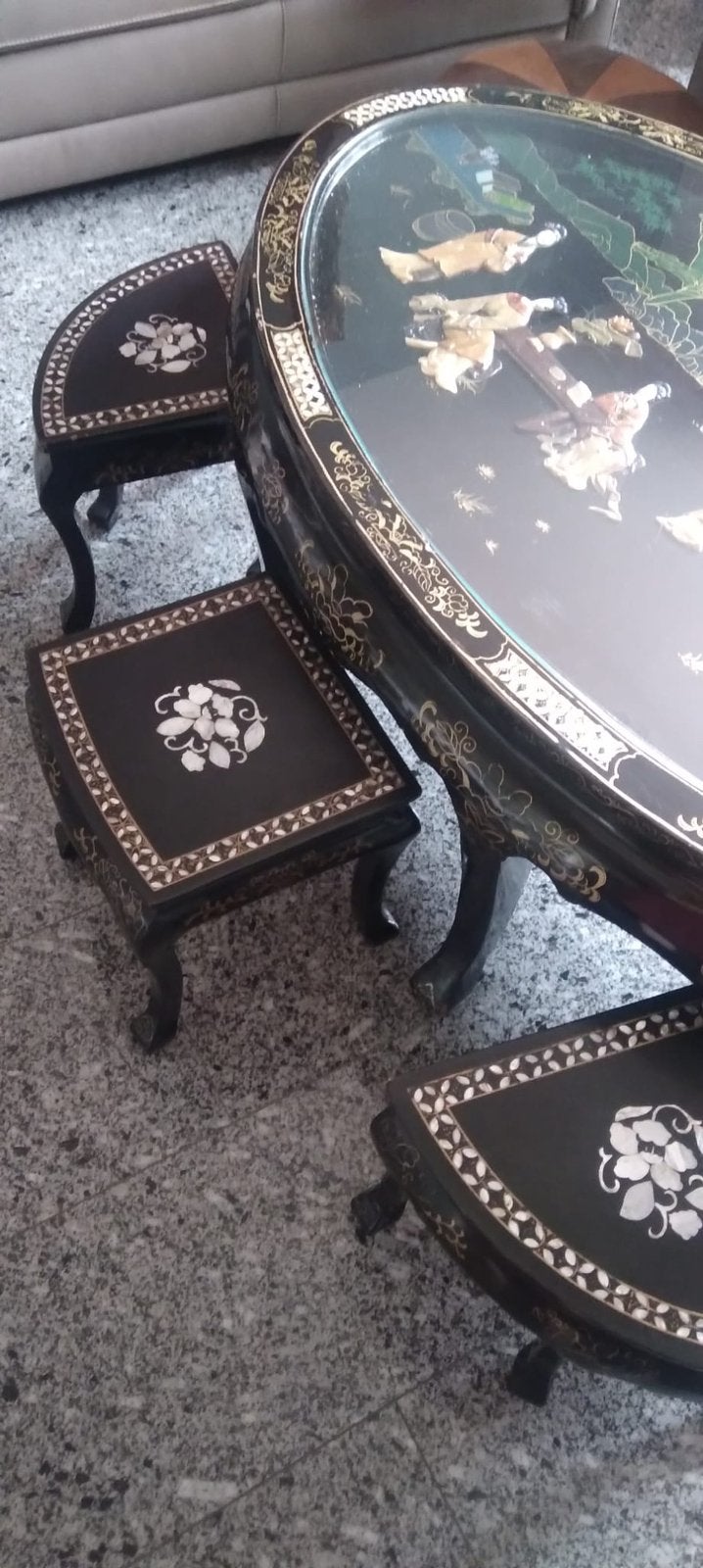 Chinese salontafel met 4 opbergbare krukjes, Antiek en Kunst, Ophalen