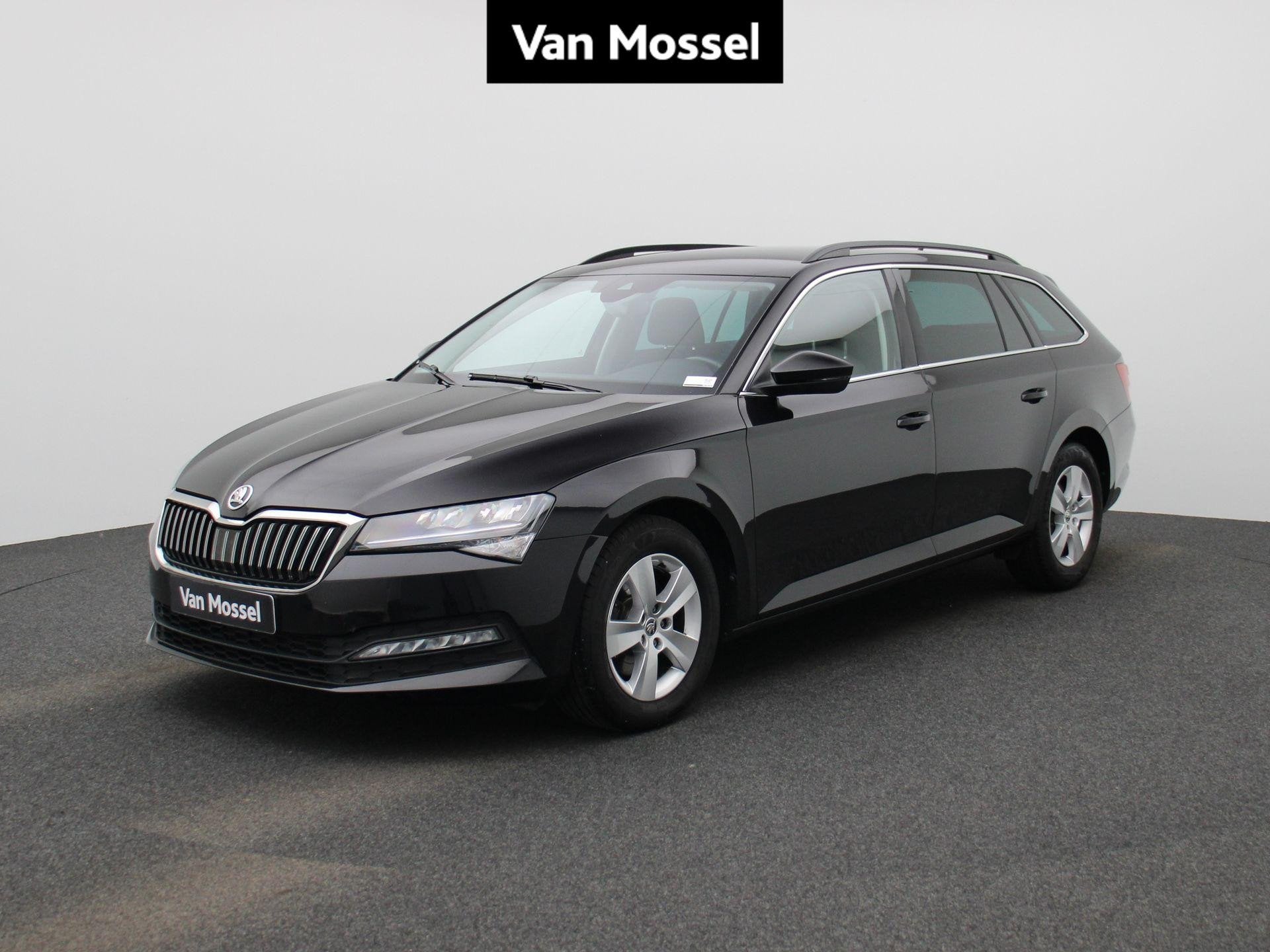 SKODA Superb 2.0 TDI SCR DSG AMBITION Combi | PDC A | Carpla, Auto's, Stof, 4 cilinders, 2000 kg, Zwart