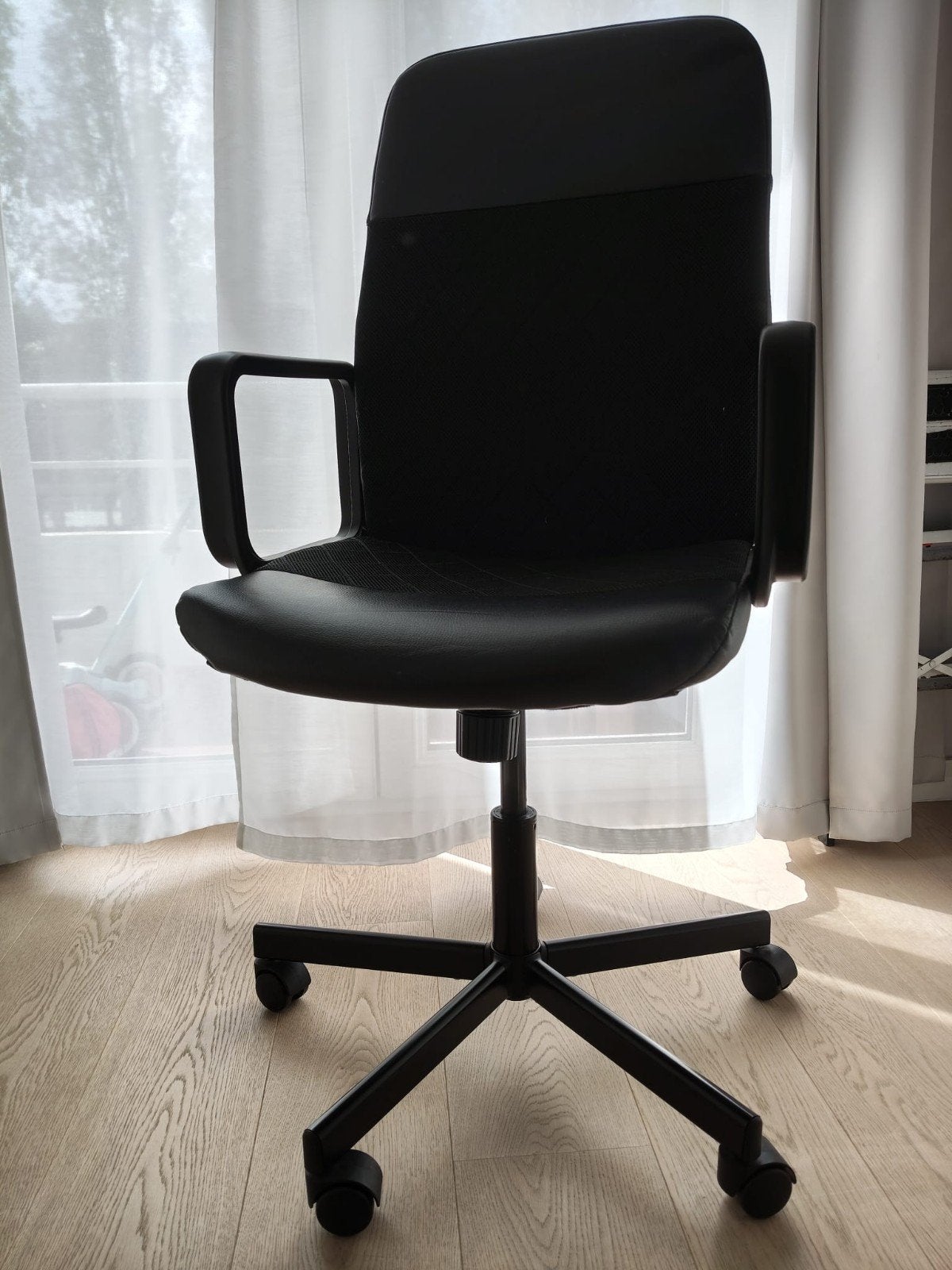 RENBERGET Chaise pivotante, Bomstad noir, Huis en Inrichting, Bureaustoelen, Ophalen, Gaming bureaustoel, Zwart, Zo goed als nieuw