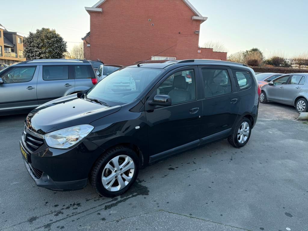 Dacia Lodgy 1.2 TCe Liberty 7pl. 2016 Garantie, Auto's, Dacia, Monovolume, Parkeersensor, Euro 6, Zwart