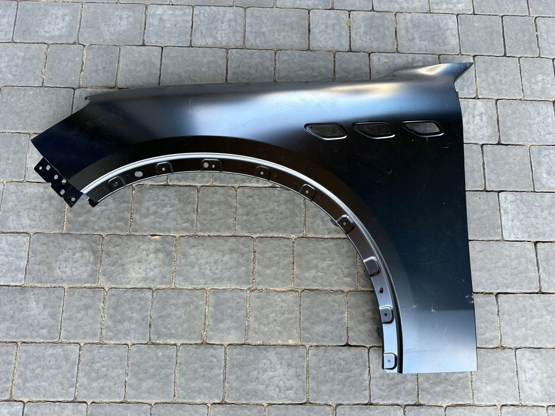 Maserati Grecale Zijscherm Links, Viale Ciro Menotti 322
41121  Modena, IT, Maserati, Gebruikt, Maserati S.p.A.