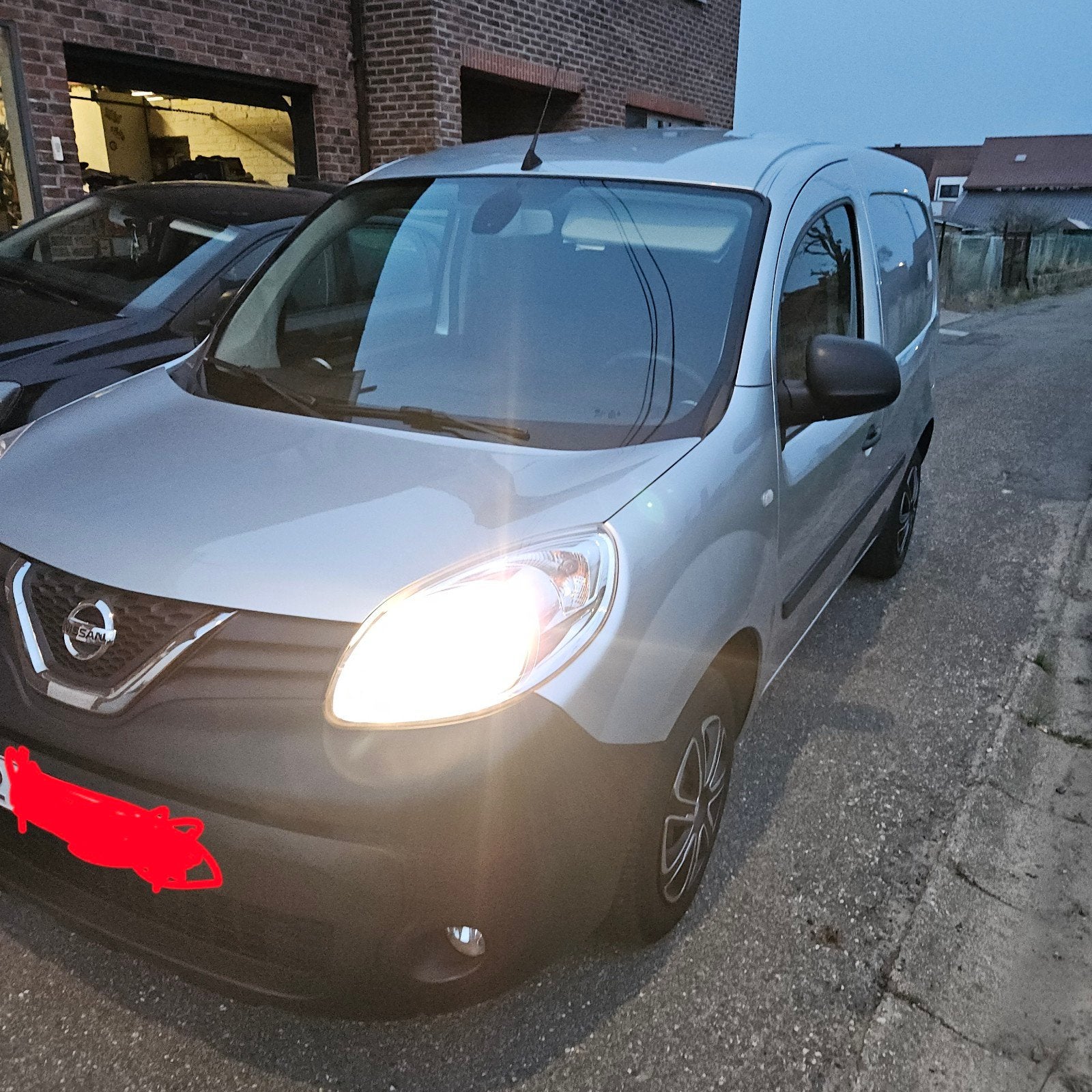nissan nv250 lichte vracht, Euro 6, 1500 cc, Te koop, Handgeschakeld