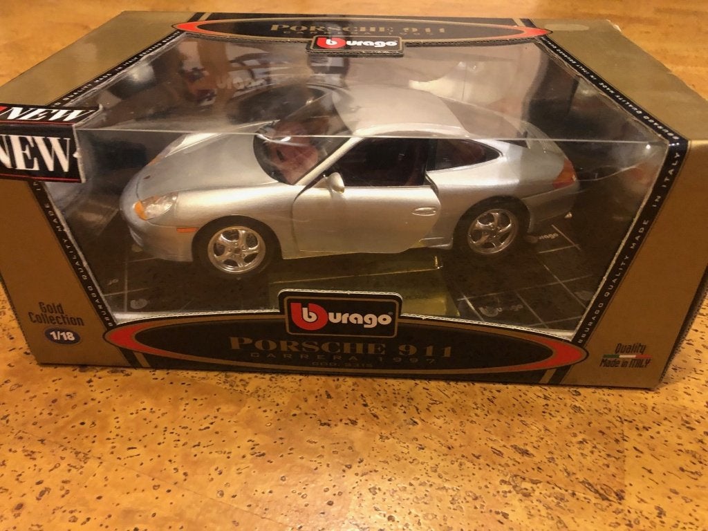 Miniatuur Burago 1/18 Porsche 911 Carrera 1997, Hobby en Vrije tijd, Ophalen of Verzenden, Zo goed als nieuw, Auto, Burago