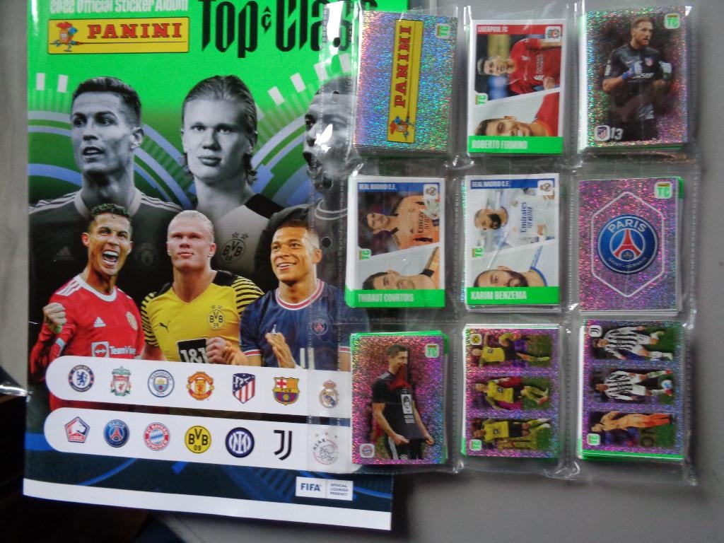 PANINI FOOT TOP CLASS 2022 VOLL. SET 366 autocollants +album, Envoi, Neuf