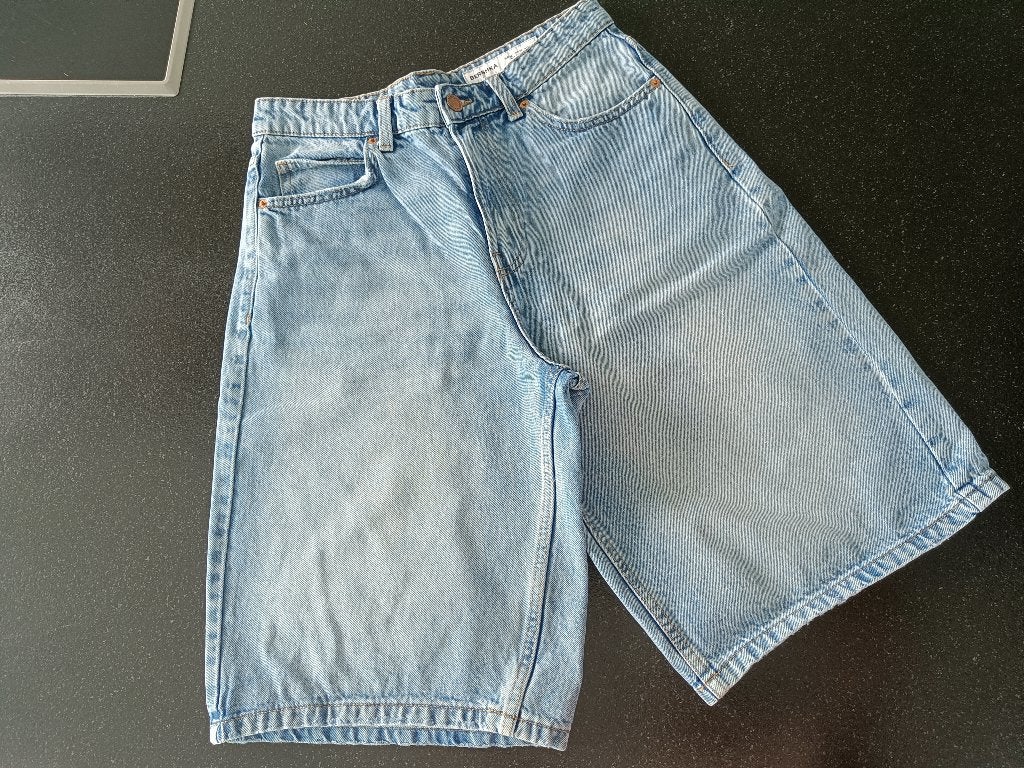 2 jorts jeans maat 29 Bershka als nieuw, Ophalen, Blauw, Overige jeansmaten, Zo goed als nieuw