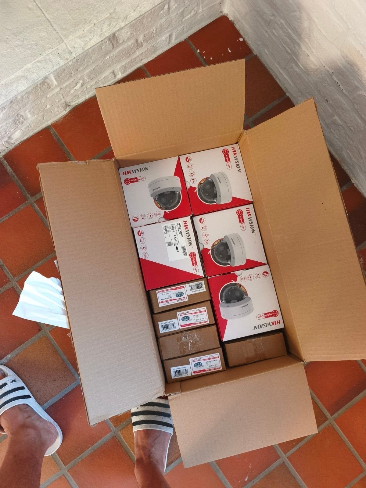 Caméra Hikvision DS-2CD1743G2-LIZSU 4MP – Zoom motorisé 2.8-