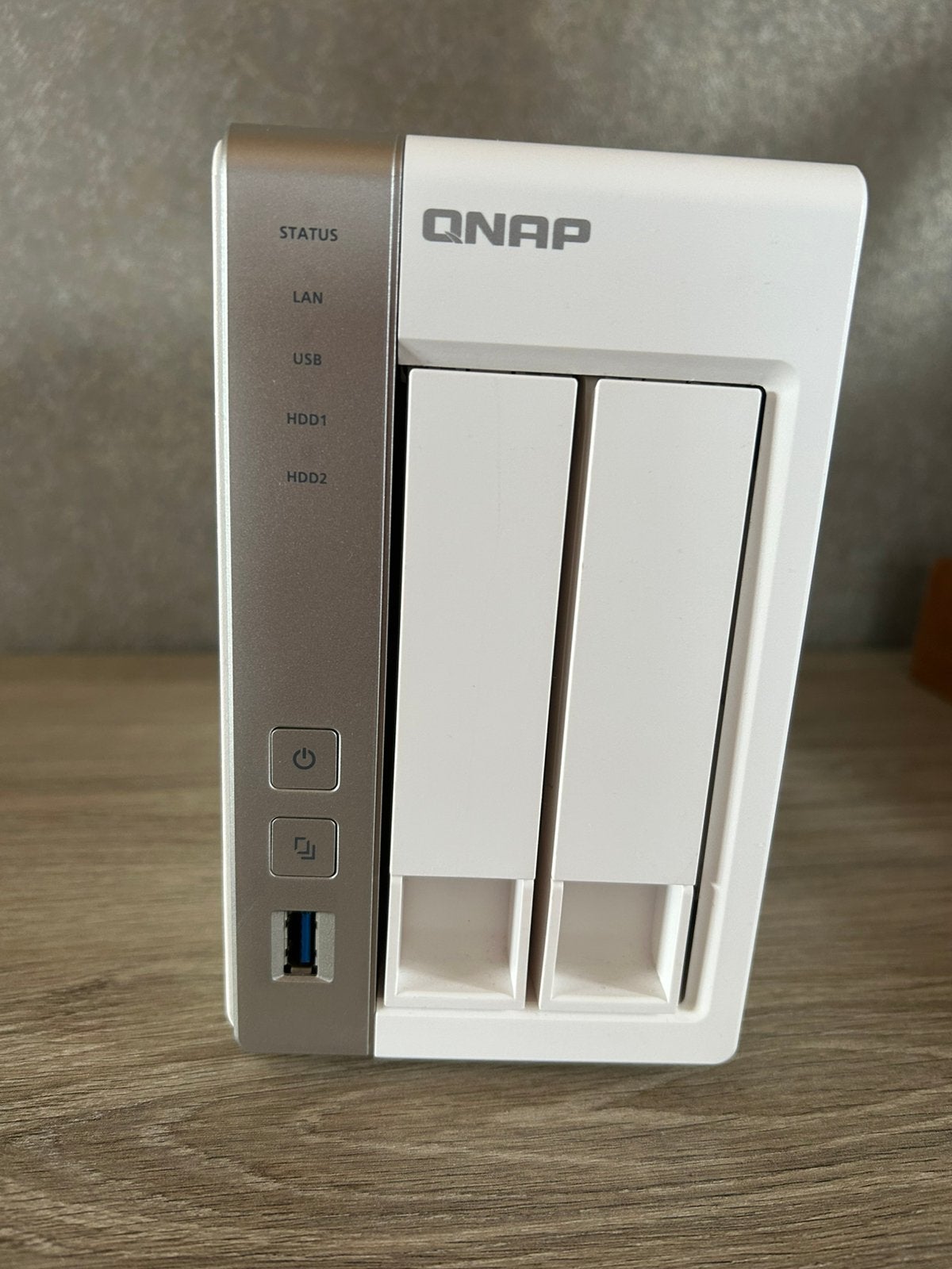 QNAP NAS TS-231P. 2 schijven van 1 TB incl., Computers en Software, NAS, Ophalen, Zo goed als nieuw